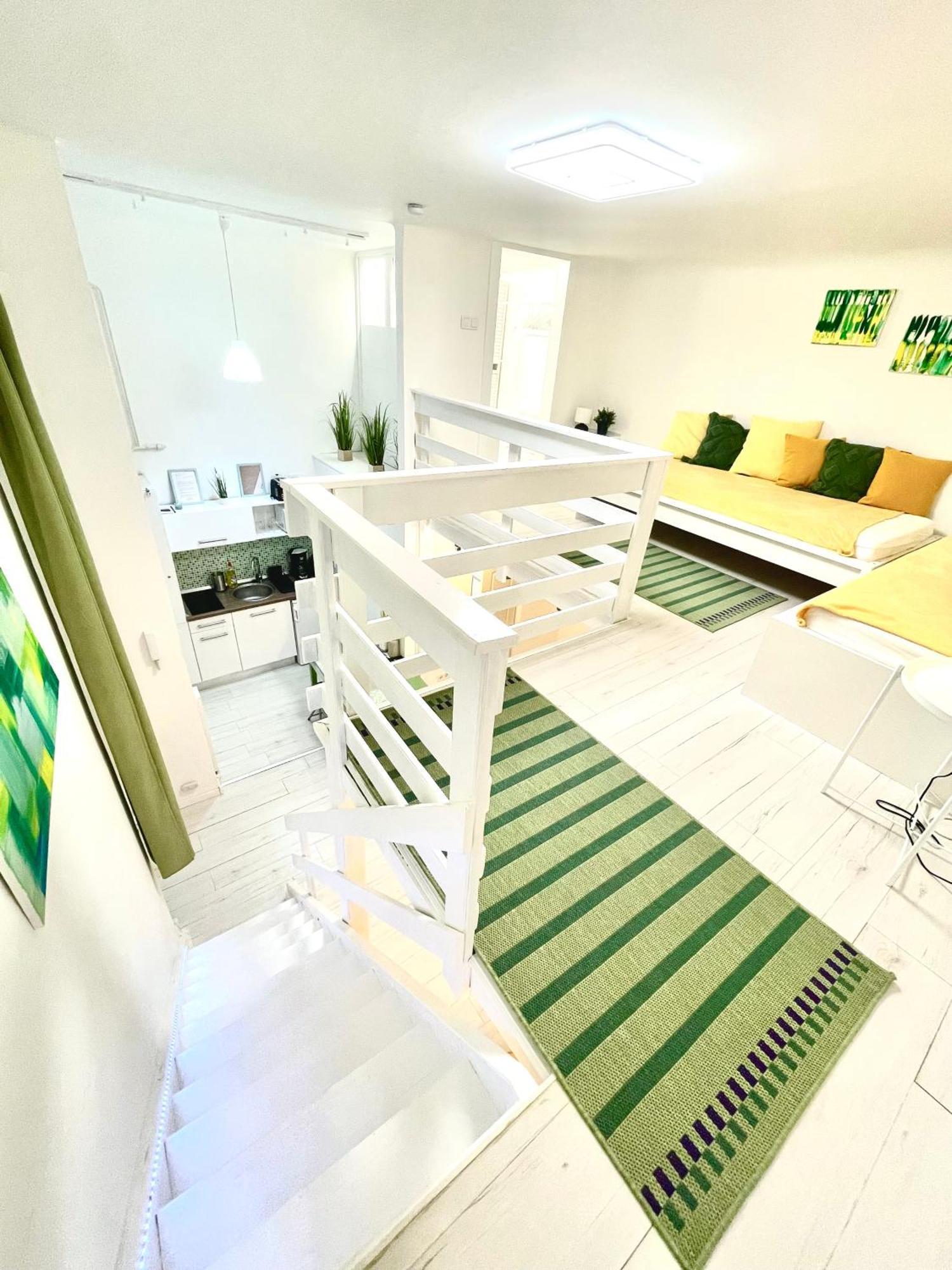 בודפשט Teresian Apartment Near The Andrassy Street Free Air Conditioner Free Coffee מראה חיצוני תמונה