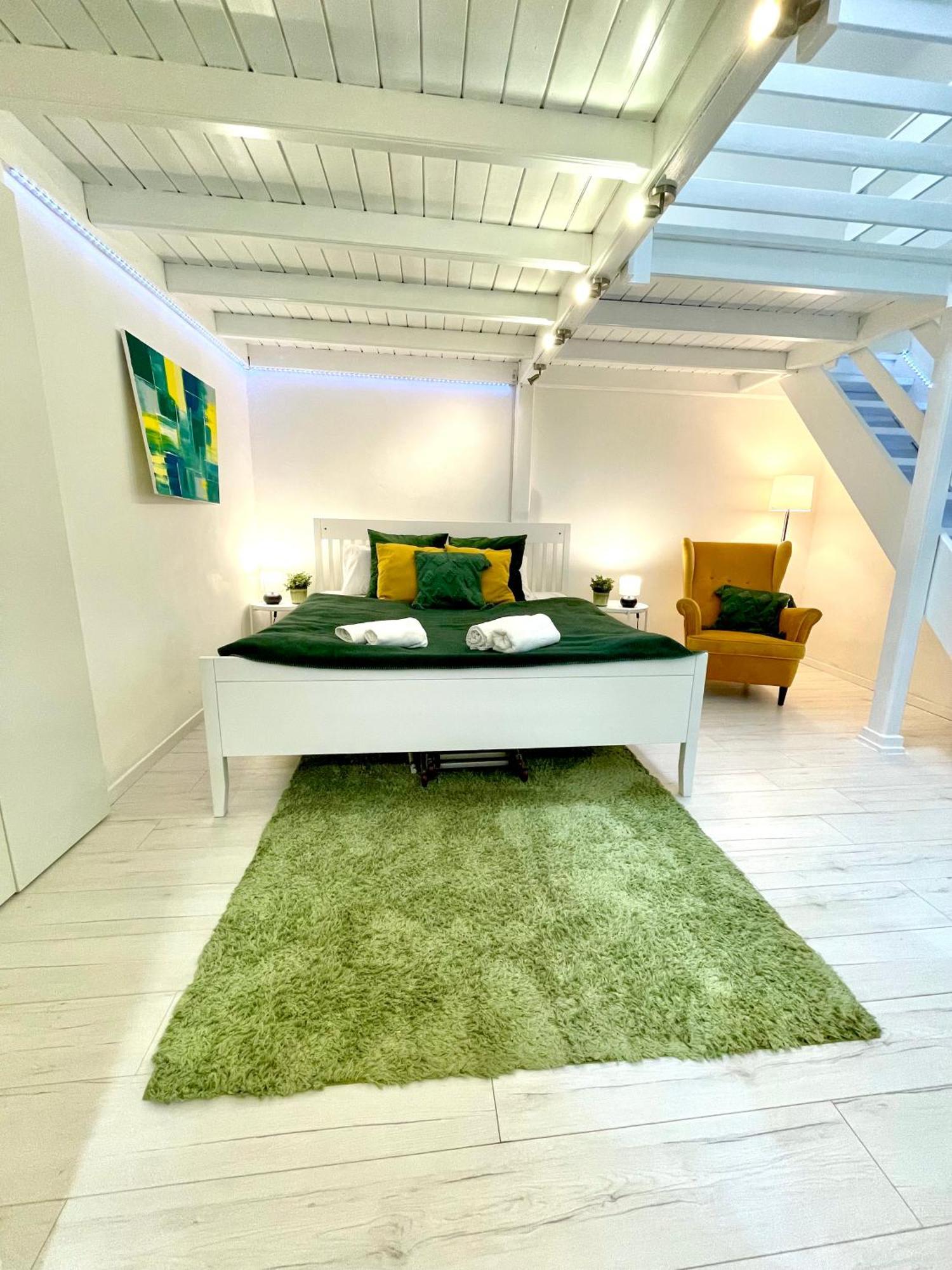 בודפשט Teresian Apartment Near The Andrassy Street Free Air Conditioner Free Coffee מראה חיצוני תמונה